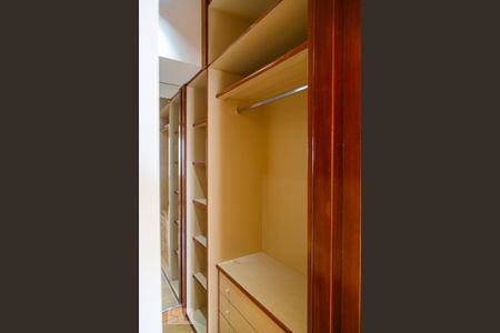Apartamento à venda com 79m², 3 quartos e 2 vagasCloset da Suíte