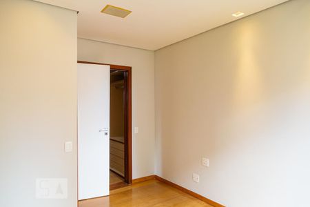 Apartamento à venda com 79m², 3 quartos e 2 vagasSuíte
