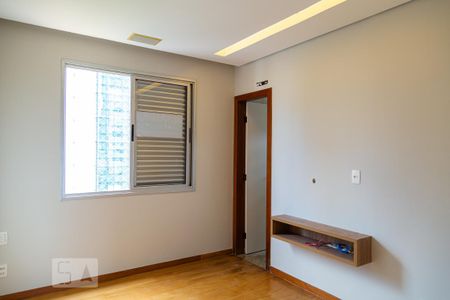 Apartamento à venda com 79m², 3 quartos e 2 vagasSuíte