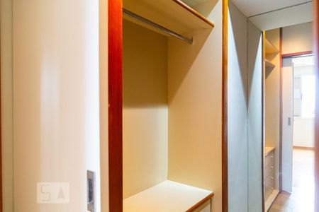 Apartamento à venda com 79m², 3 quartos e 2 vagasCloset da Suíte
