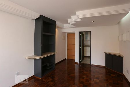 Sala de Apartamento com 2 quartos, 74m² Moema