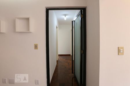 Corredor de apartamento à venda com 2 quartos, 74m² em Moema, São Paulo