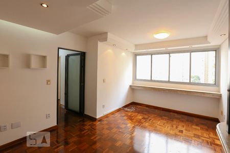 Sala de apartamento à venda com 2 quartos, 74m² em Moema, São Paulo