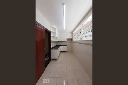 Casa à venda com 257m², 3 quartos e 4 vagas Casa à venda com 257m², 3 quartos e 4 vagasCozinha
