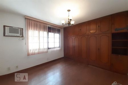 Casa à venda com 257m², 3 quartos e 4 vagas Casa à venda com 257m², 3 quartos e 4 vagasQuarto 3 - Suíte