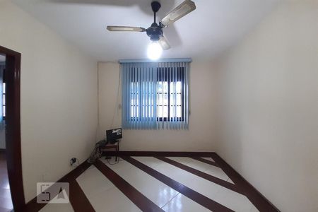 Casa à venda com 257m², 3 quartos e 4 vagas Casa à venda com 257m², 3 quartos e 4 vagasHall