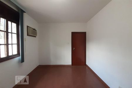 Casa à venda com 257m², 3 quartos e 4 vagas Casa à venda com 257m², 3 quartos e 4 vagasQuarto 2