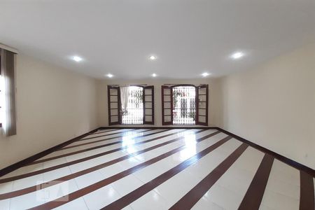 Casa à venda com 257m², 3 quartos e 4 vagas Casa à venda com 257m², 3 quartos e 4 vagasSala