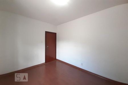 Casa à venda com 257m², 3 quartos e 4 vagas Casa à venda com 257m², 3 quartos e 4 vagasQuarto 2