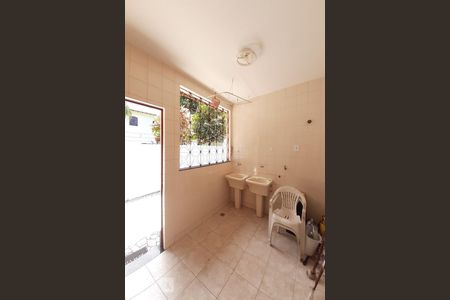 Casa à venda com 257m², 3 quartos e 4 vagas Casa à venda com 257m², 3 quartos e 4 vagasÁrea de Serviço