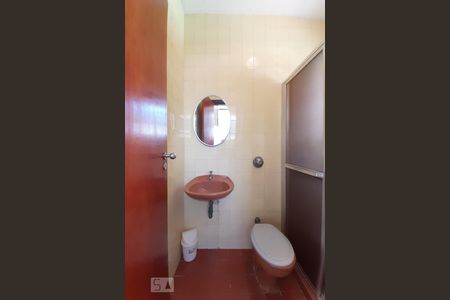 Casa à venda com 257m², 3 quartos e 4 vagas Casa à venda com 257m², 3 quartos e 4 vagasBanheiro de Serviço