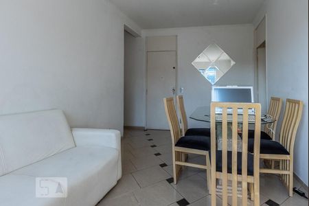 Apartamento à venda com 65m², 2 quartos e 1 vagaSala