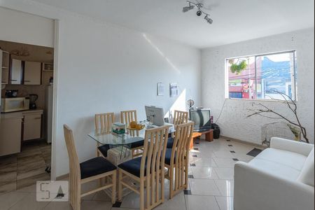 Apartamento à venda com 65m², 2 quartos e 1 vagaSala