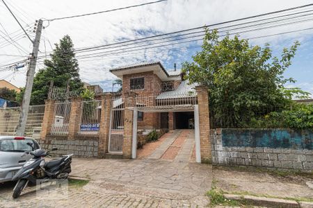 Casa à venda com 340m², 3 quartos e 3 vagasFachada