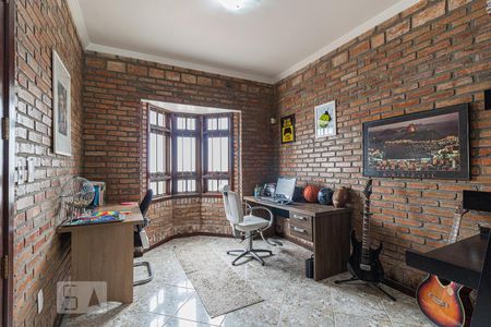 Escritório de casa à venda com 3 quartos, 340m² em Passo da Areia, Porto Alegre