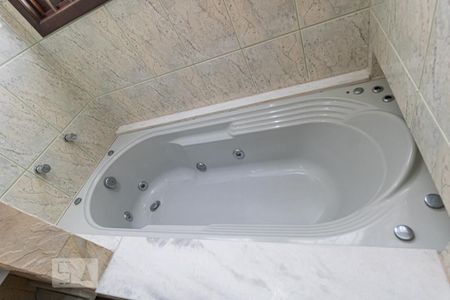 Casa à venda com 340m², 3 quartos e 3 vagasBanheiro da Suíte 1