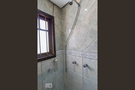 Casa à venda com 340m², 3 quartos e 3 vagasBanheiro da Suíte 1