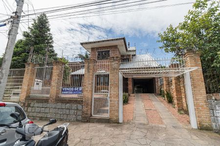 Casa à venda com 340m², 3 quartos e 3 vagasFachada