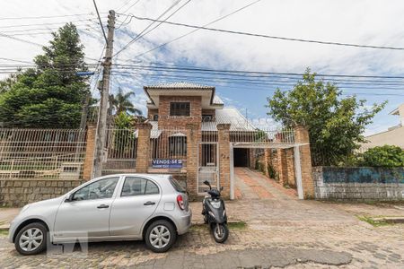Casa à venda com 340m², 3 quartos e 3 vagasFachada