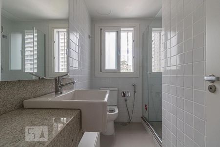 Apartamento à venda com 64m², 2 quartos e 1 vaga Apartamento à venda com 64m², 2 quartos e 1 vagaBanheiro Social