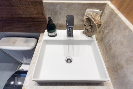 Apartamento à venda com 56m², 2 quartos e 1 vaga Apartamento à venda com 56m², 2 quartos e 1 vagaBanheiro da Suíte 1