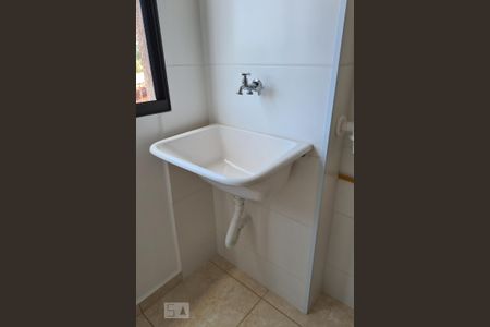 Detalhe Área de Serviço de apartamento para alugar com 2 quartos, 42m² em Centro, Votorantim