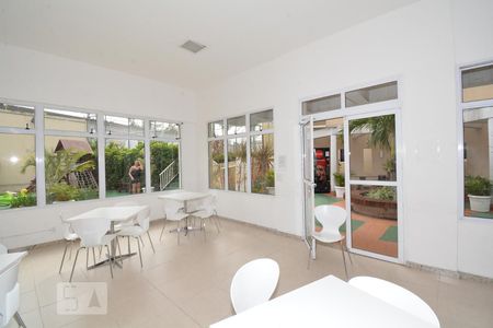 Apartamento para alugar com 45m², 2 quartos e sem vagaÁrea comum - Salão de festas