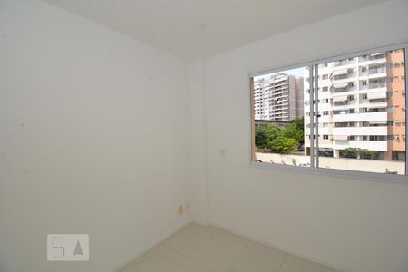 Quarto 1 de apartamento para alugar com 2 quartos, 45m² em Vicente de Carvalho, Rio de Janeiro