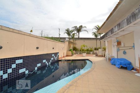 Apartamento para alugar com 45m², 2 quartos e sem vagaÁrea comum - Piscina