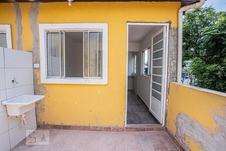 Casa para alugar com 70m², 2 quartos e sem vagaQuintal e área de serviço