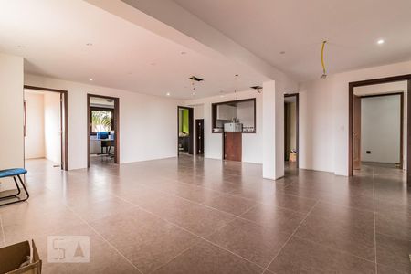 Casa à venda com 980m², 5 quartos e 8 vagasEscritório