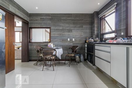Casa à venda com 980m², 5 quartos e 8 vagasCozinha