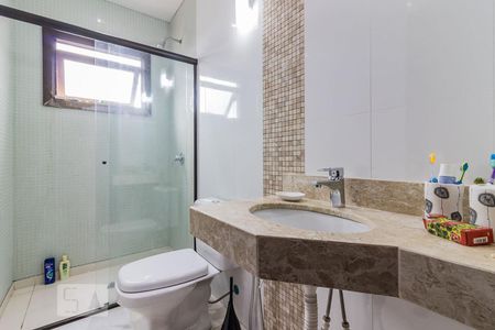 Casa à venda com 980m², 5 quartos e 8 vagasBanheiro da Suíte2