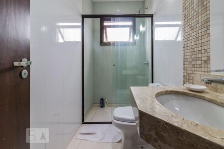 Casa à venda com 980m², 5 quartos e 8 vagasBanheiro da Suíte2