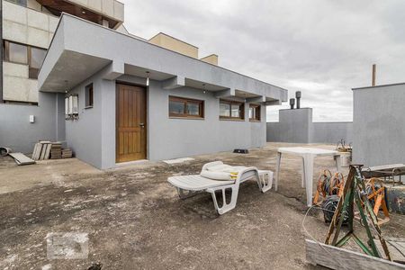 Casa à venda com 980m², 5 quartos e 8 vagasTerraço
