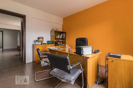 Casa à venda com 980m², 5 quartos e 8 vagasEscritório