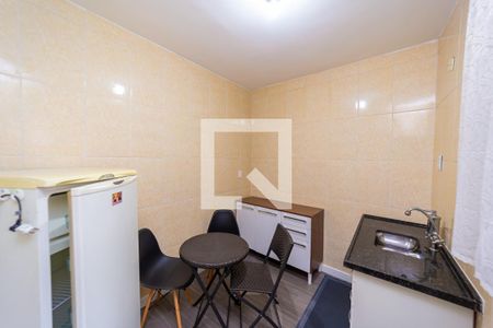 Cozinha de casa para alugar com 1 quarto, 45m² em Vila Talarico, São Paulo