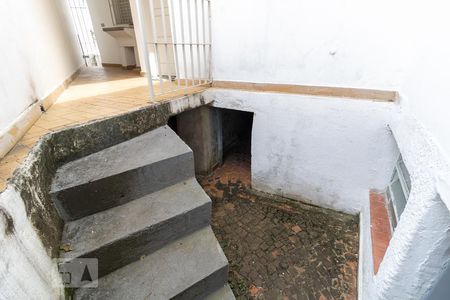 Casa para alugar com 113m², 3 quartos e 3 vagas Casa para alugar com 113m², 3 quartos e 3 vagasEscada