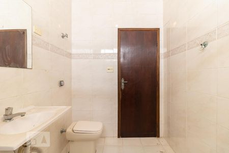 Casa para alugar com 113m², 3 quartos e 3 vagas Casa para alugar com 113m², 3 quartos e 3 vagasBanheiro Social