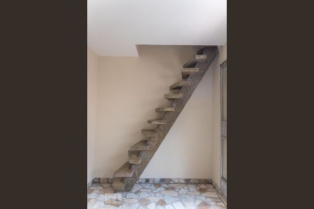 Apartamento à venda com 80m², 3 quartos e sem vagaQuarto 3 - Escada