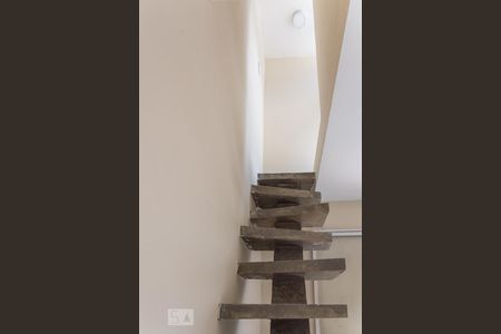 Apartamento à venda com 80m², 3 quartos e sem vagaQuarto 3 - Escada