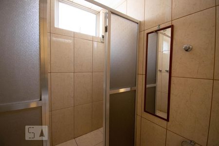 Banheiro de apartamento para alugar com 1 quarto, 51m² em Partenon, Porto Alegre