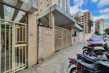 Apartamento para alugar com 50m², 2 quartos e 1 vaga Apartamento para alugar com 50m², 2 quartos e 1 vagaFachada