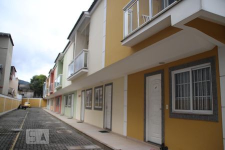 Casa de condomínio para alugar com 70m², 2 quartos e 1 vagaFachada