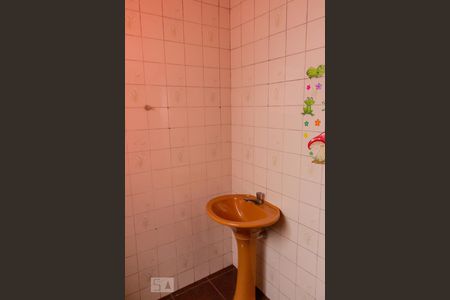 Casa à venda com 160m², 3 quartos e 2 vagas Casa à venda com 160m², 3 quartos e 2 vagasBanheiro 2