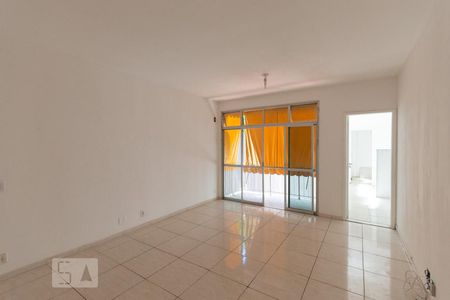 Apartamento à venda com 90m², 2 quartos e 1 vagaSala