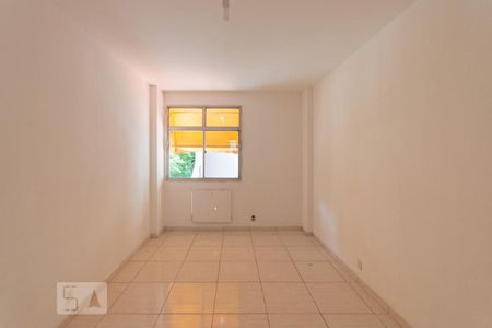 Apartamento à venda com 90m², 2 quartos e 1 vagaSuíte