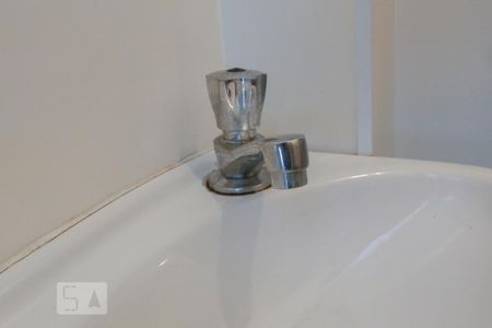 Apartamento para alugar com 80m², 2 quartos e 1 vaga Apartamento para alugar com 80m², 2 quartos e 1 vagaBanheiro de Serviço