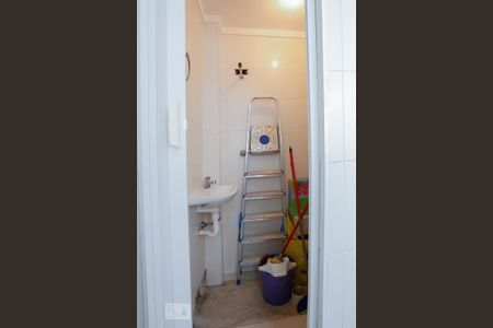 Apartamento para alugar com 80m², 2 quartos e 1 vaga Apartamento para alugar com 80m², 2 quartos e 1 vagaBanheiro de Serviço