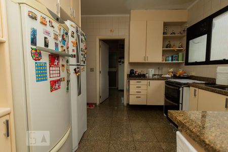 Apartamento para alugar com 260m², 4 quartos e 3 vagasCozinha